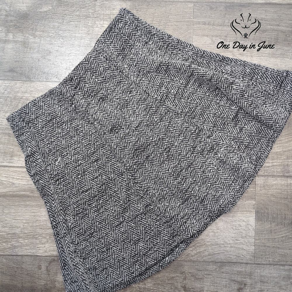 Loft Pull On Mini Skirt Size M
